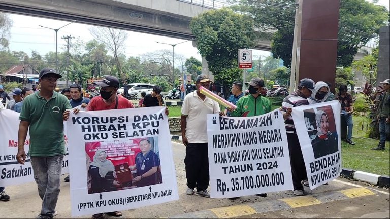 MATA Nusantara Gelar Aksi Unjuk Rasa Minta Kejati Sumsel Usut Tuntas Dugaan Korupsi Dana Hibah KPU Kabupaten Oku Selatan