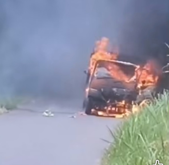 Mobil Pengangkut Sampah Milik Pemda Oku Selatan Terbakar