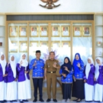 Wakil Bupati Oku Selatan Terima Audiensi Kepala UPT SMPN 1 Muaradua Bersama Sembilan Siswa Berprestasi