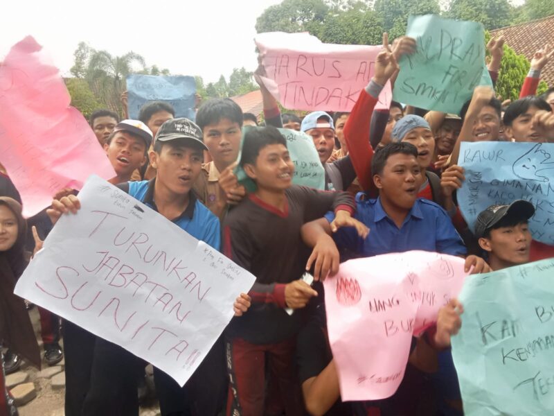 Dugaan Pemotongan Dana PIP, Ratusan Siswa SMKN 1 Oku Selatan Gelar Aksi Unjuk Rasa