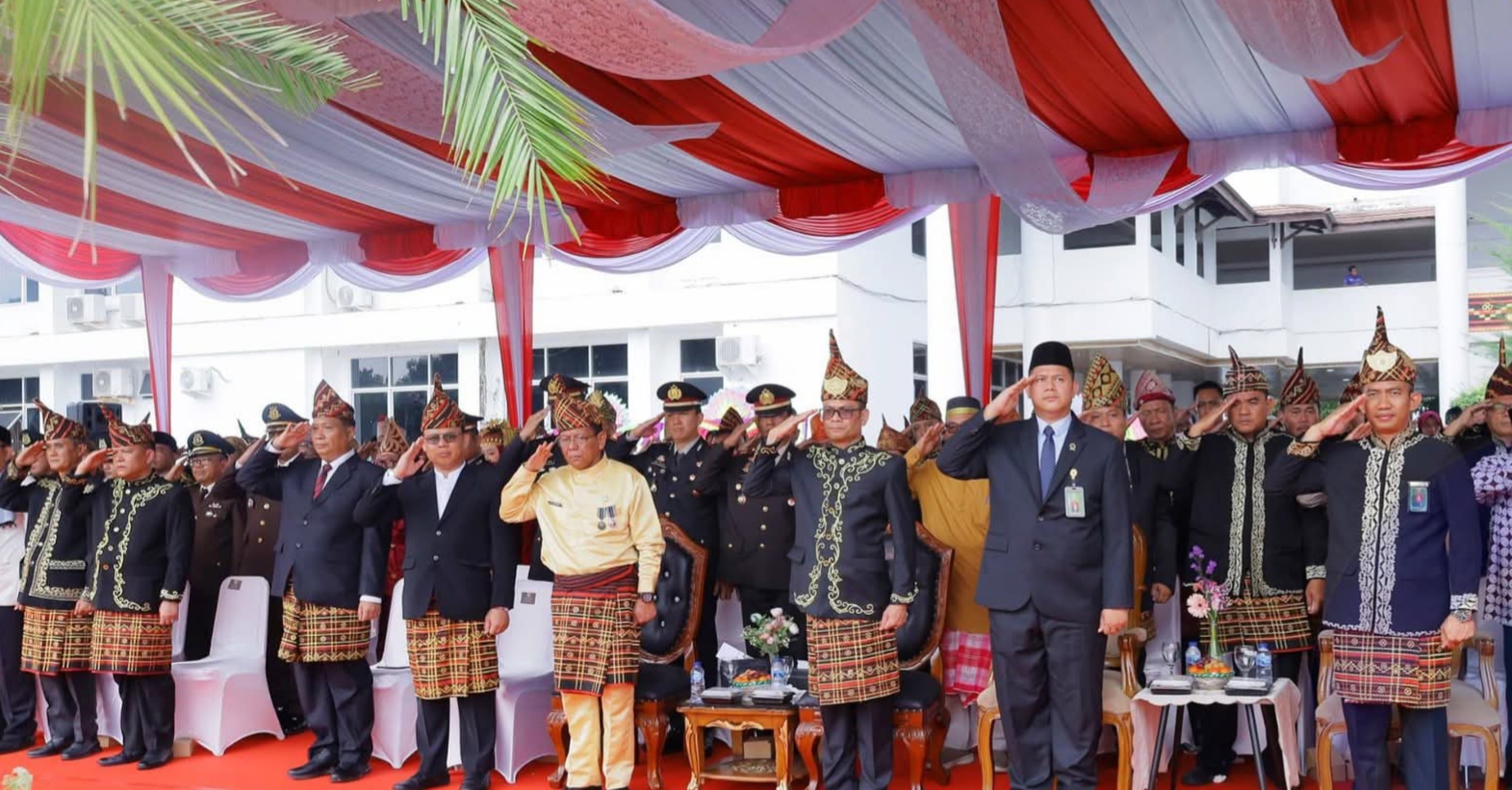 Peringati HUT ke 22, Jajaran Pemkab Oku Selatan Gelar Upacara Berikut Pawai Kirab