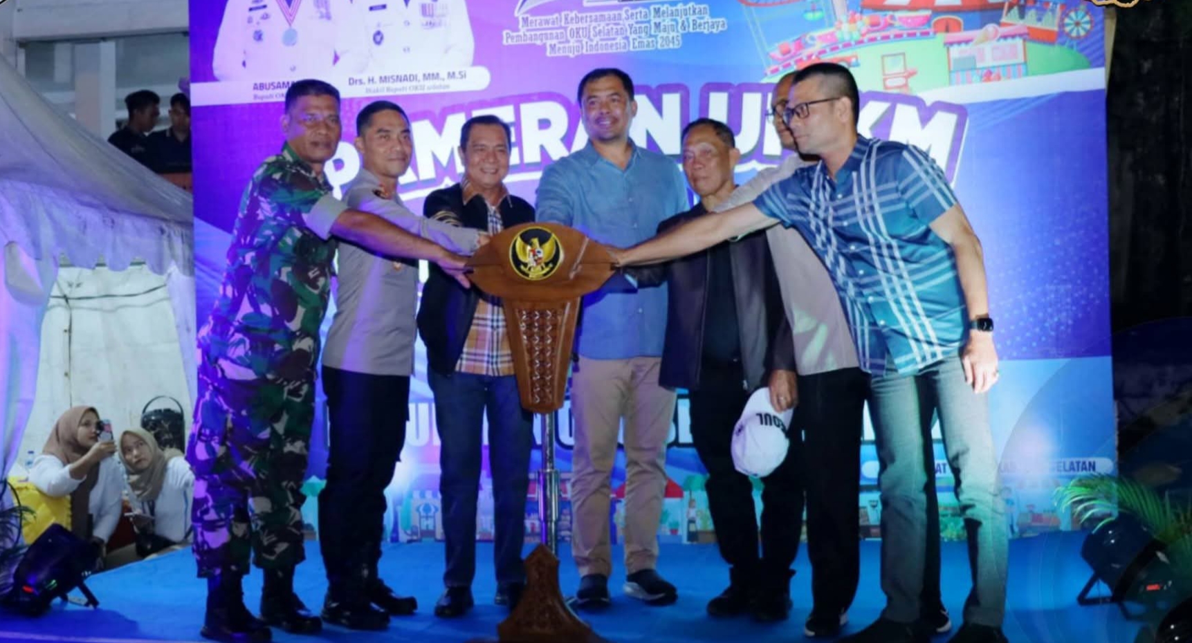 Peringati HUT ke 22 Kabupaten Oku Selatan, Bupati Abusama Resmikan Pasar Malam dan Pameran UMKM