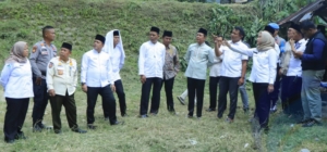 Wabup Misnadi Tinjau Langsung Sumber Mata Air Jernih di Kecamatan Sindang Danau Kabupaten Oku Selatan