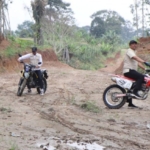 Bupati Abusama Tinjau Langsung Pembangunan Jalan Penghubung Simpang – Buana Pemaca.