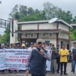 AMPPOKUS Gelar Aksi Unjuk Rasa Depan Kantor DPRD Oku Selatan, Tuntut PSN Bendungan Tigadiaji.