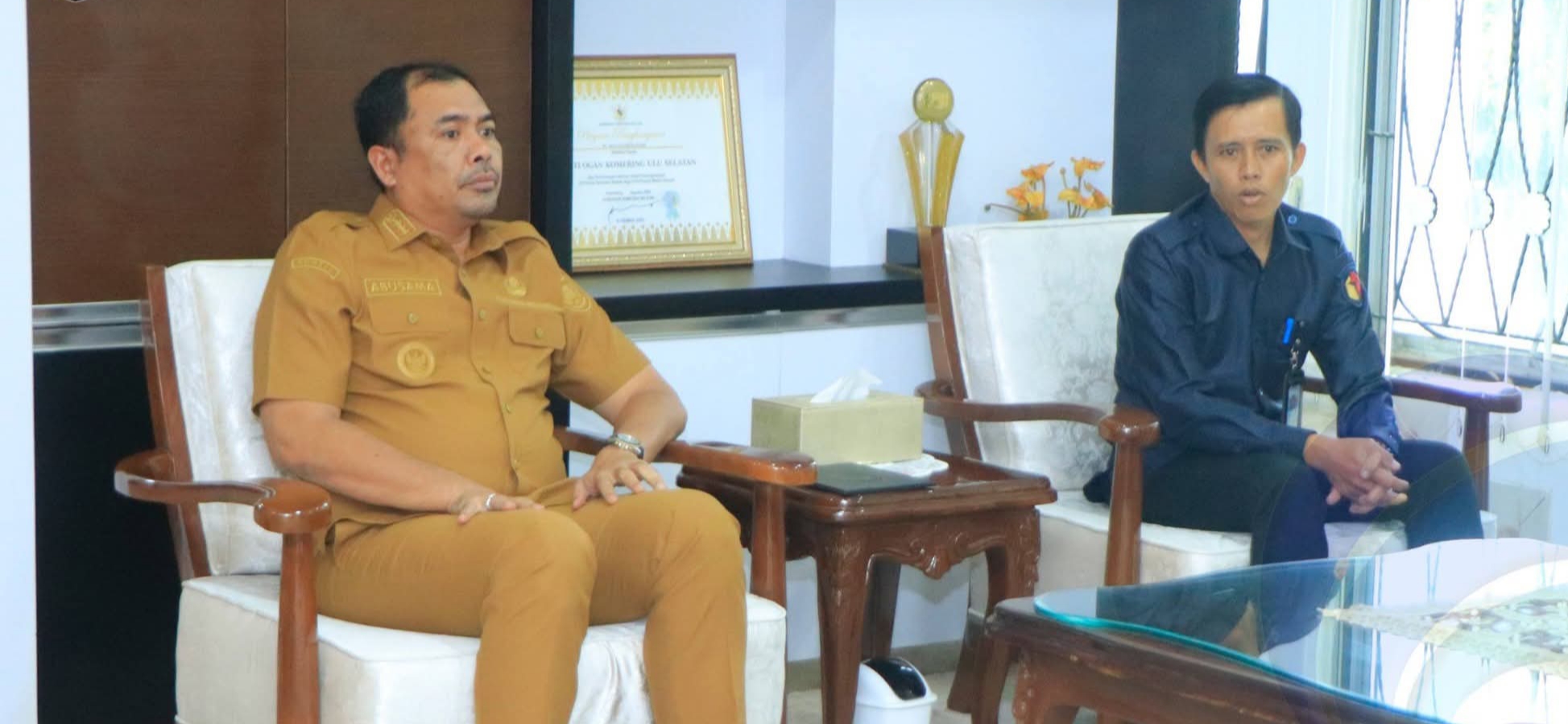 Bupati Abusama Bersama Ketua Komisioner Bawaslu Oku Selatan Bahas Penguatan Kelembagaan dan Sinergi Pemerintah Daerah.