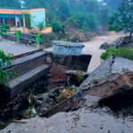 Ini Himbauan Bupati Abusama Terkait Bencana Luapan Sungai Yang Mengakibatkan Putusnya Jembatan di Mekakau Ilir Kabupaten Oku Selatan