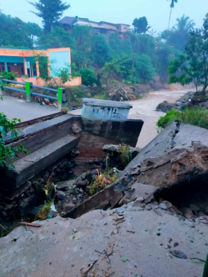Ini Himbauan Bupati Abusama Terkait Bencana Luapan Sungai Yang Mengakibatkan Putusnya Jembatan di Mekakau Ilir Kabupaten Oku Selatan