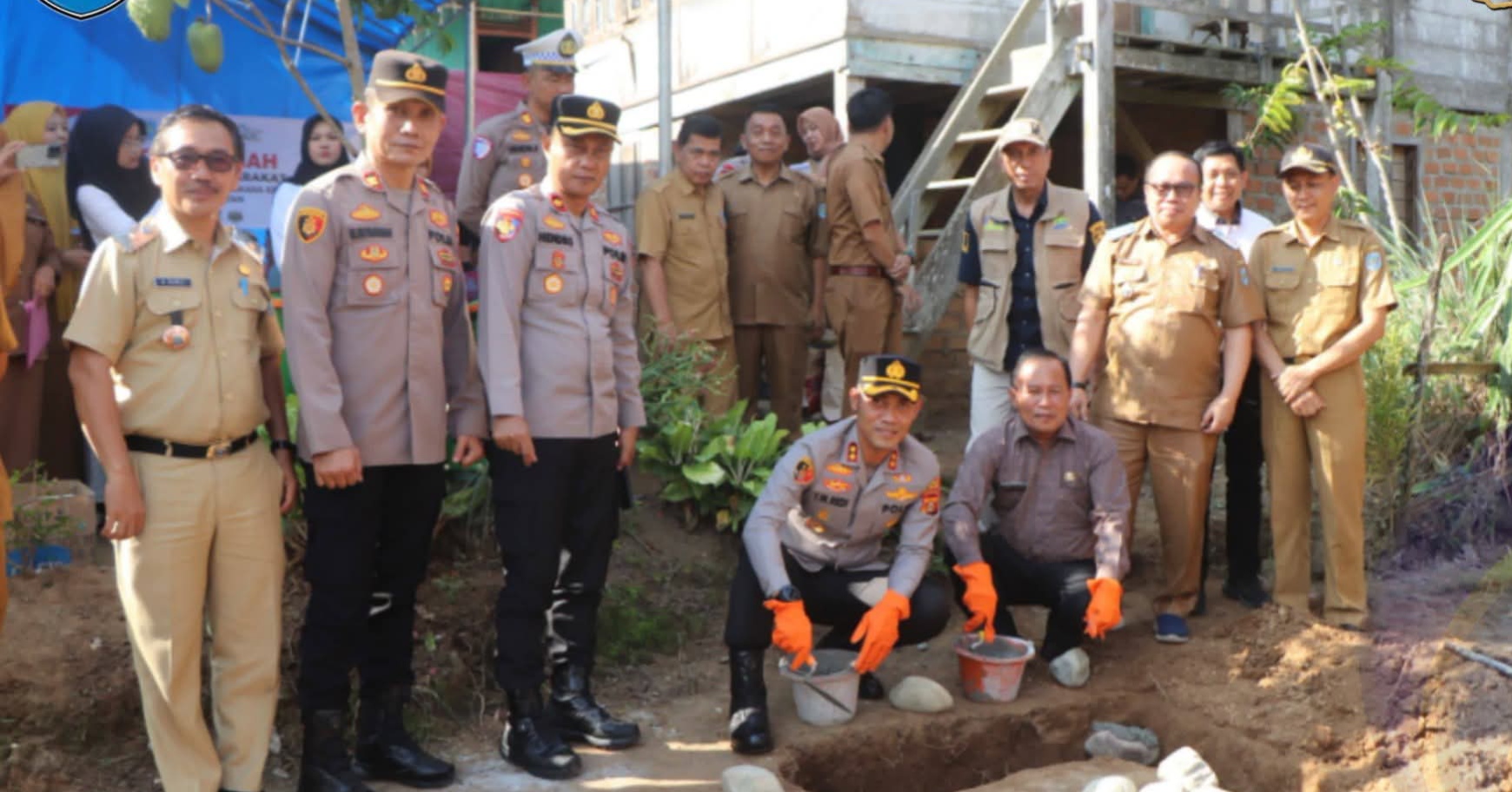 Polres Bersama Jajaran Pemkab Oku Selatan Launching Peletakan Batu Pertama Pembangunan Rumah Korban Bencana Alam