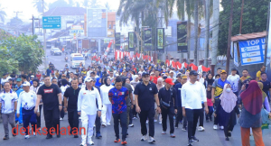 Bupati dan Wakil Bupati Bersama Jajaran Serta Masyarakat Kabupaten Oku Selatan Ikuti Jalan dan Senam Sehat Semarak kan HUT RI Ke-81